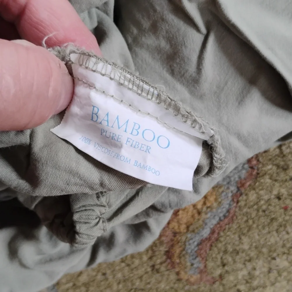 Queen 👸🏻  FITTED SHEET SAGE GREEN Pure Bamboo 🎍 VNPLC